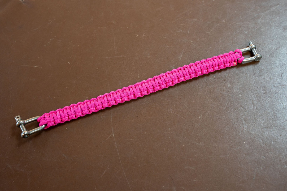 X-Adventurer 30cm Lanyard with Shackles Pink